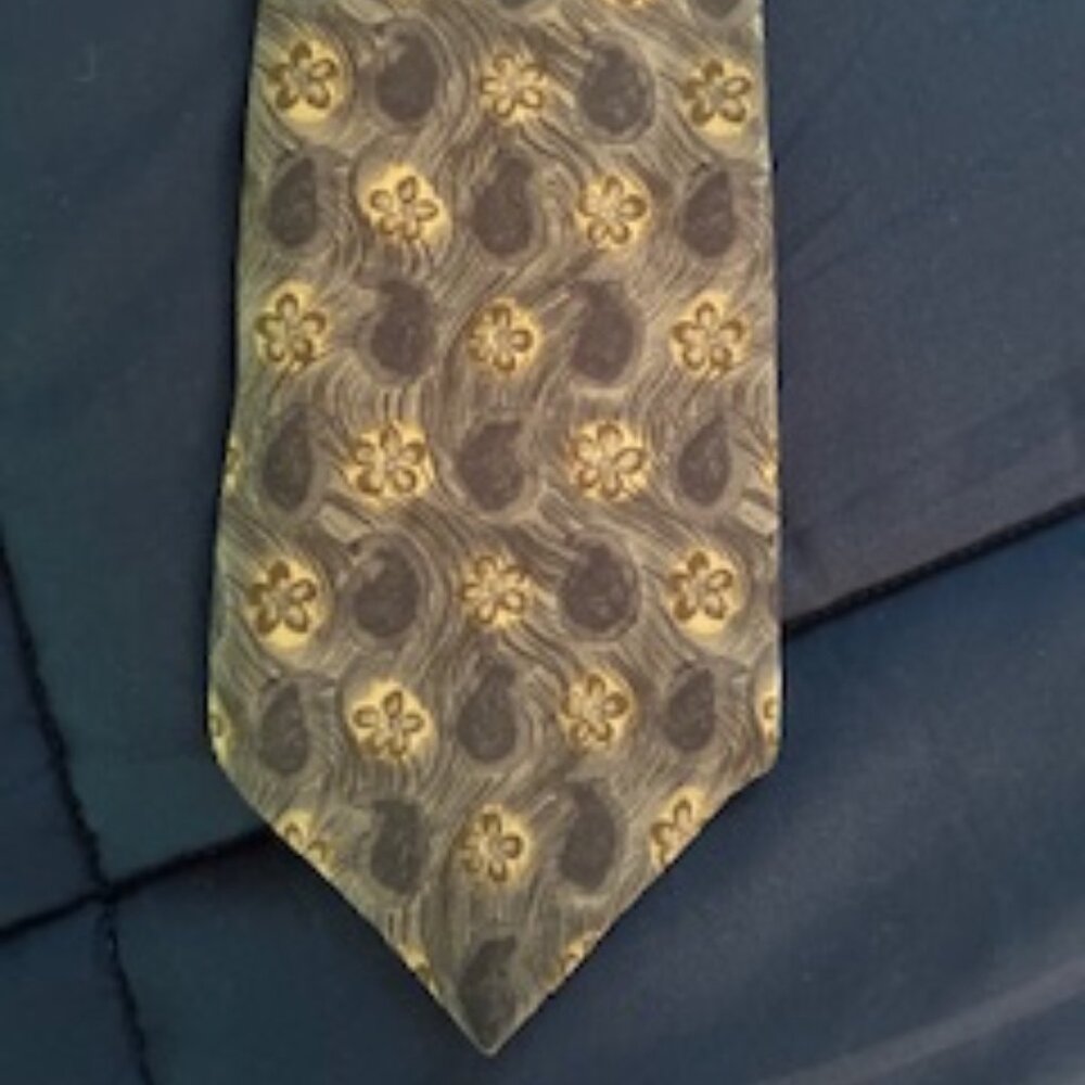 Men's floral tie